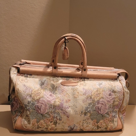 VINTAGE FRENCH TAPESTRY TRAVELLING BAG 10X11X20" - Picture 9 of 10